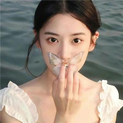 我的同桌是校花